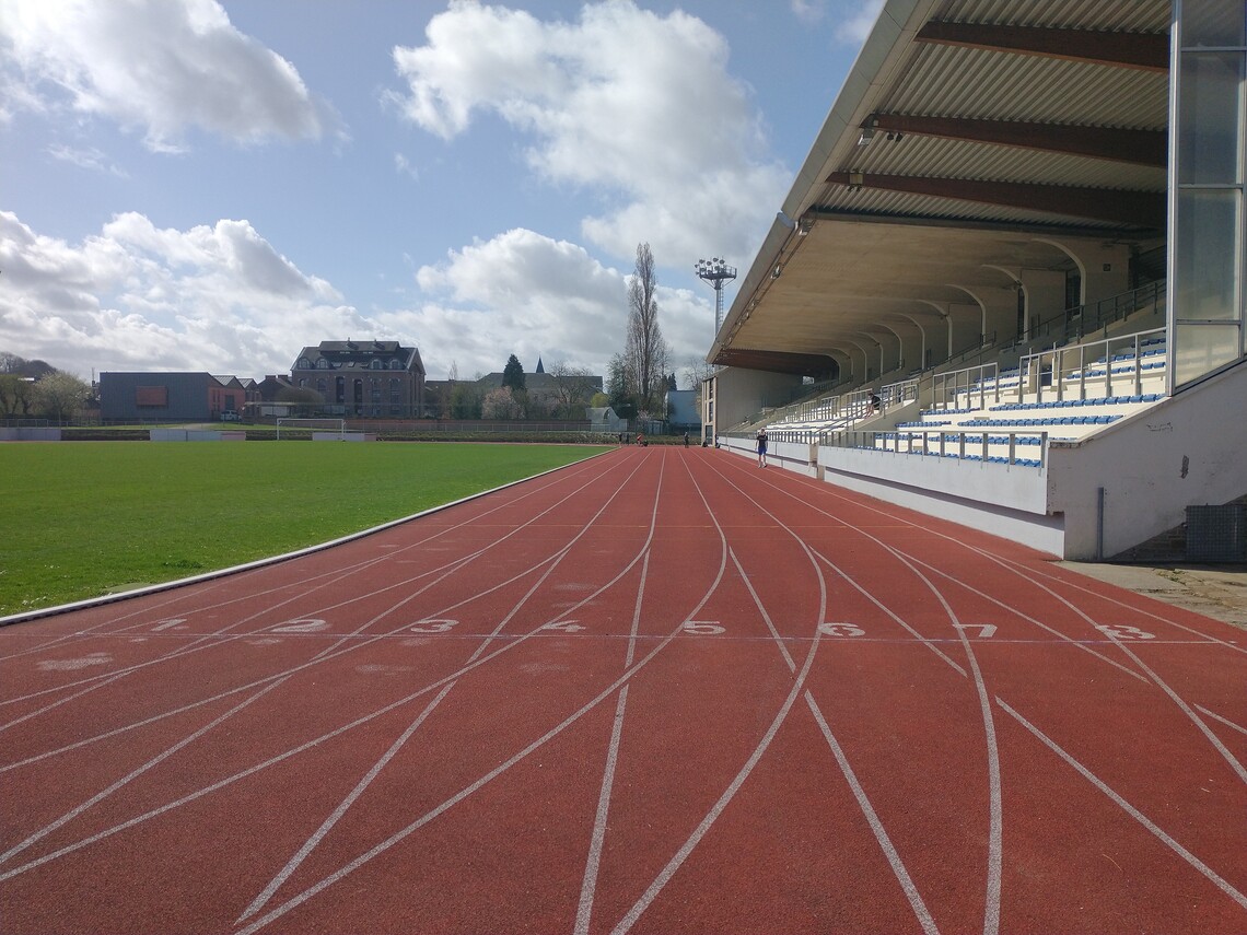 Jambes Adeps piste athlétisme et tribune